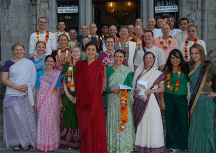 Foto: Studenten des Bhaktivedanta College